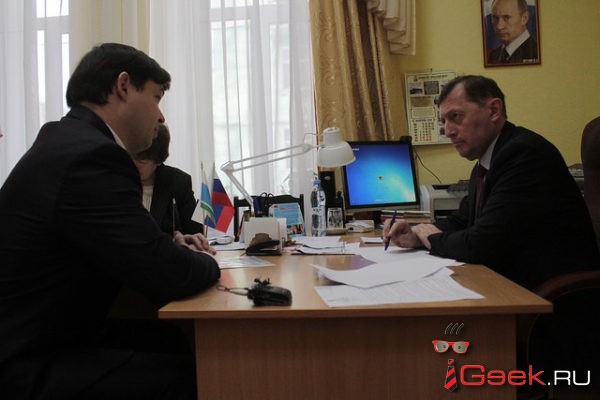 Вице-губернатор Павел Креков встретился с серовчанами. На прием пришли сотрудники АРСа, экс-депутат и очередники на жилье