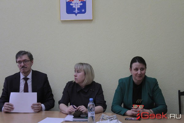 Вице-губернатор Павел Креков встретился с серовчанами. На прием пришли сотрудники АРСа, экс-депутат и очередники на жилье