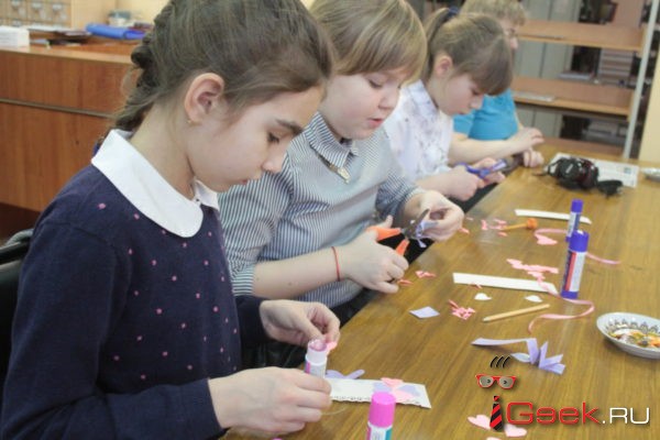 Серовские школьники в День всех влюбленных приняли участие в акции «Дарите книги с любовью»