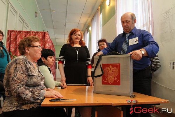 Первые жители Серовского горокруга уже проголосовали на президентских выборах