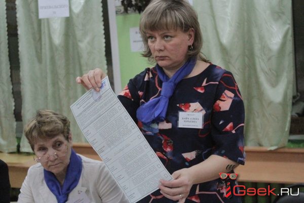 На избирательных участках Серова идет подсчет голосов