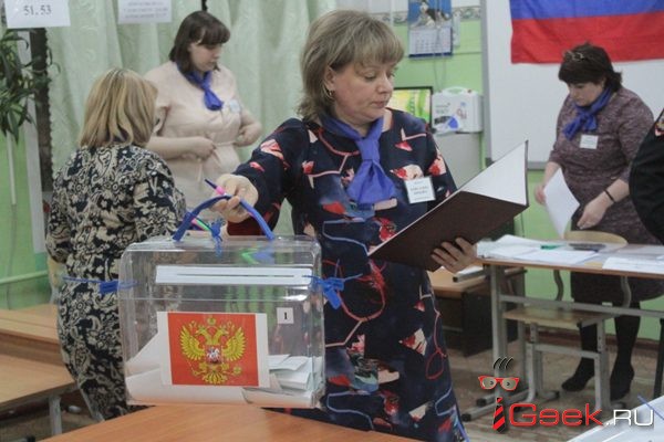 На избирательных участках Серова идет подсчет голосов