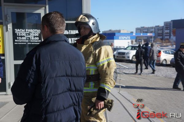 Учения в Серове: из-за пожара эвакуировали торговый центр NEBO