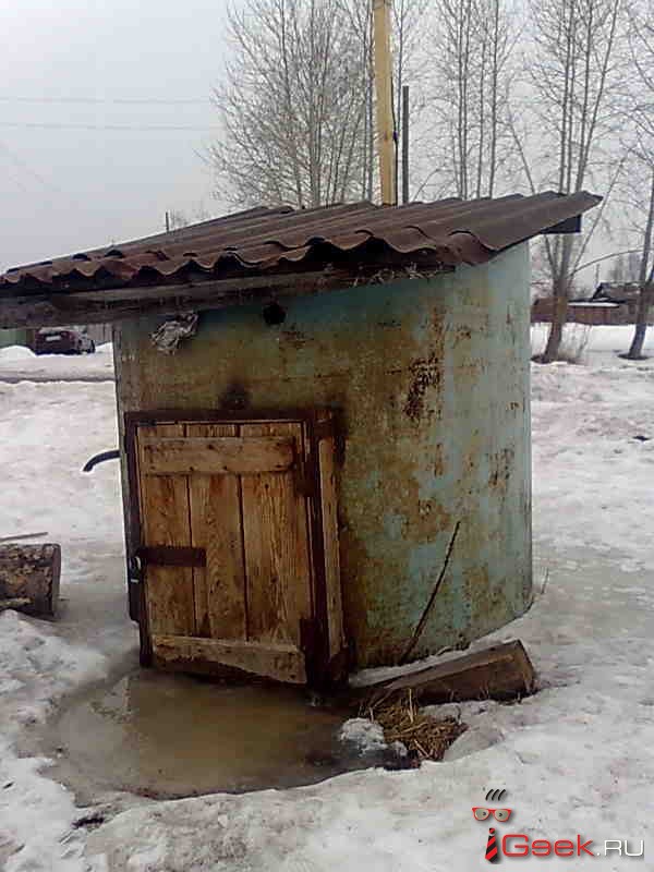 «Зимой — каток, летом — потоп». Житель серовского поселка жалуется на бездействие местных властей