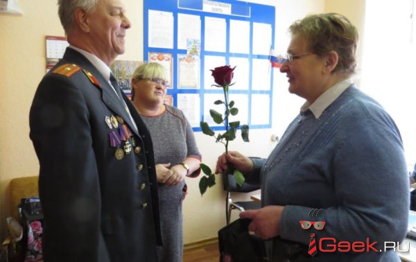 Сотрудники Серовского ОВД и Совет ветеранов поздравили ветеранов следствия с юбилейным профессиональным праздником