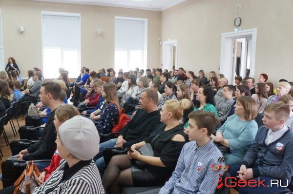 60 юных серовчан получили паспорта и приглашение вступить в отряд добровольцев