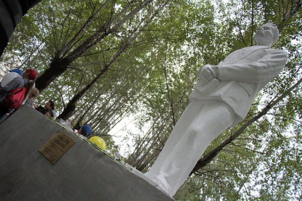 В Серове торжественно открыли отреставрированный памятник Максиму Горькому